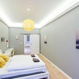 riverside-apartment-in-downtown.inbudapesthotels.com/